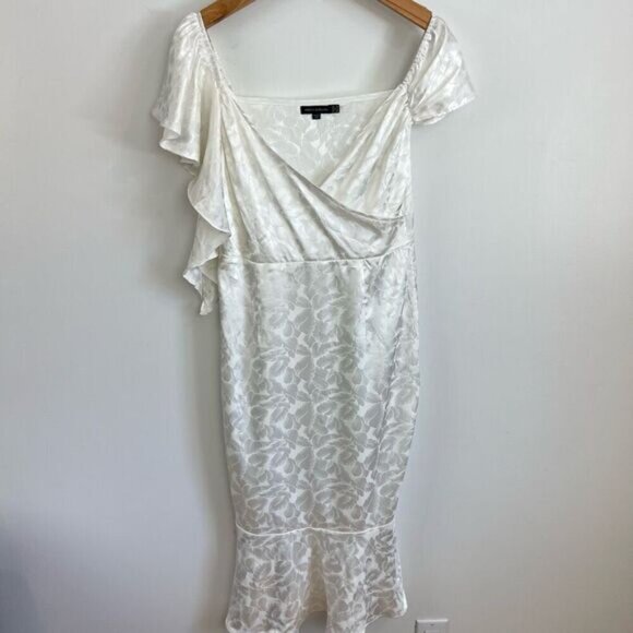 Pretty Darling Size 8 White Floral Detail Drape Jaquard Midi Bridal Dress Event - Picture 15 of 15